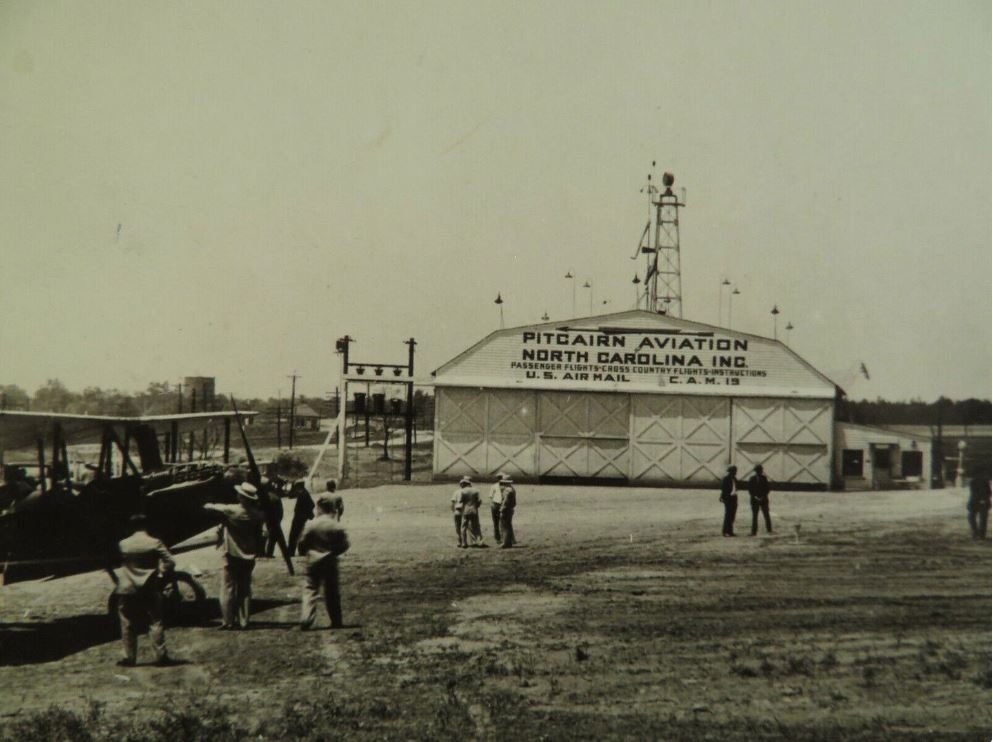 earlypictureofgreensboroairport.jpg