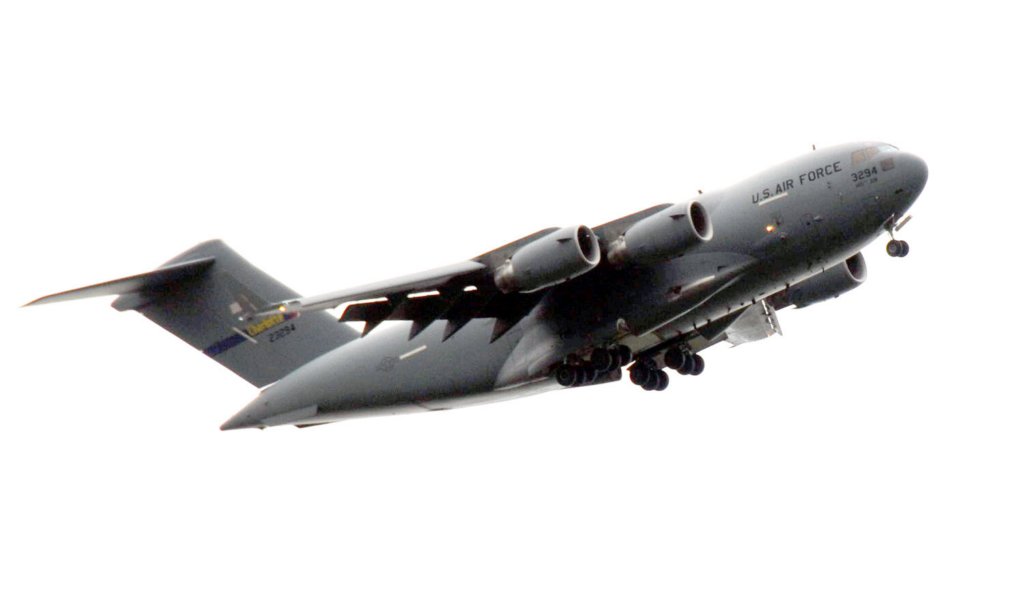 usa_c17_flyingover_pti.jpg